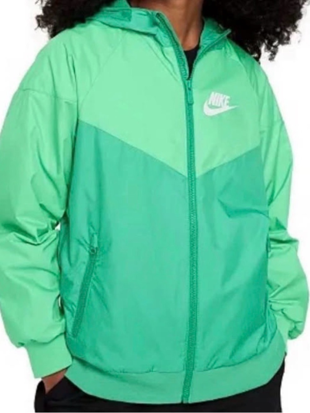 Nikes Sportswear Stadium Green Windrunner Girls Kids Medium Jacket